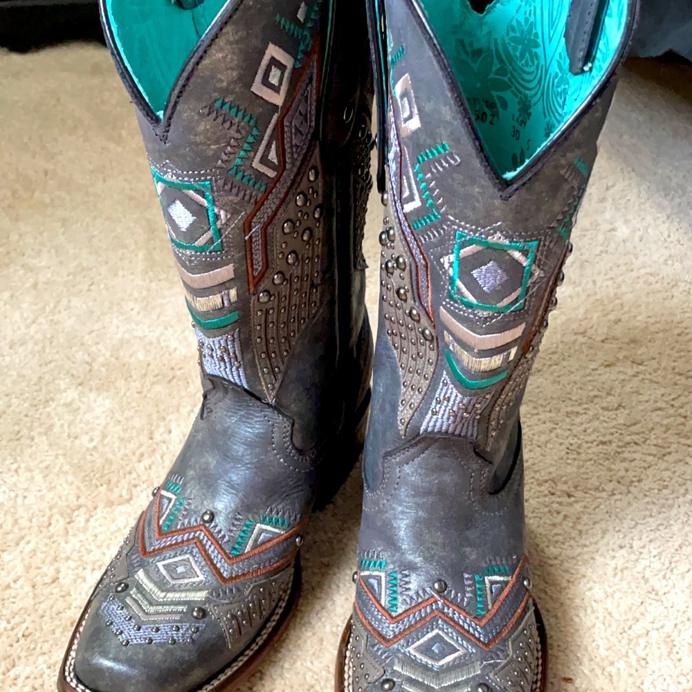 Corral boots